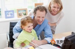 小孩子玩電腦 時間控制在15分鐘內