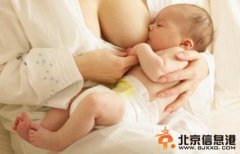 產后哺乳四招式 新媽少走彎路
