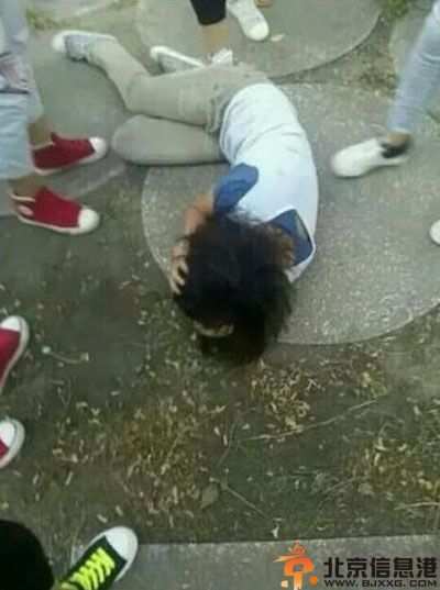 初中女生遭群毆事件詳情 曝女生被扒衣下跪照片