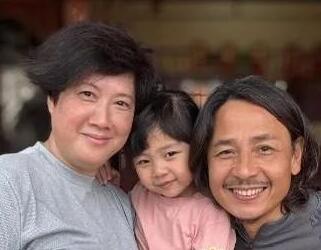 前tvb演員黃澤鋒官宣58歲妻子懷上二胎：愛的續(xù)約 成功啦