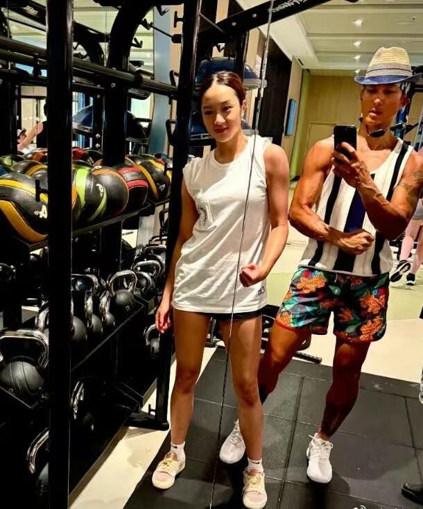 吳尊女兒neinei曬照 手臂肌肉線條被贊<a href='http://m.se0552.com/health/' target='_blank'><u>健康</u></a>美